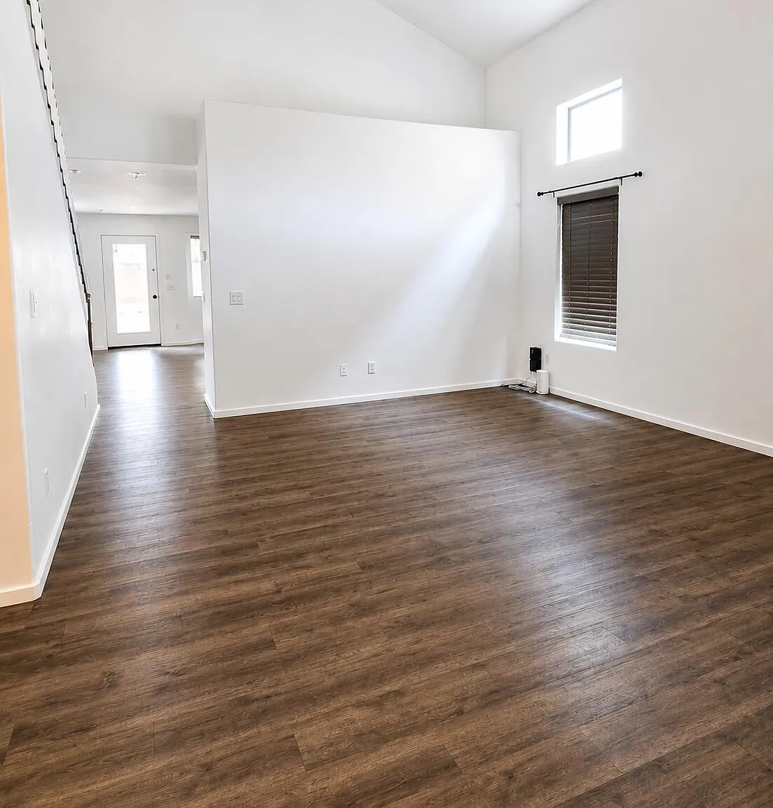 4 bed, 3.0 bath, 2518 sqft, $1,995 — Photo 4