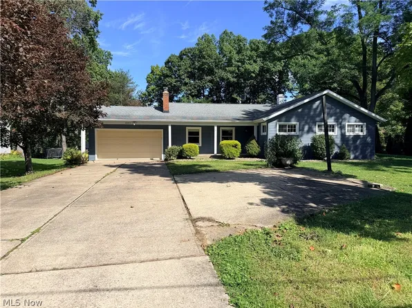 4102 Leewood Rd, Stow, OH 44224