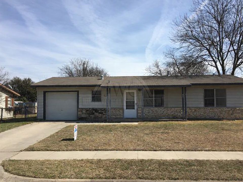 1st image of 1208 Ridgemont Dr