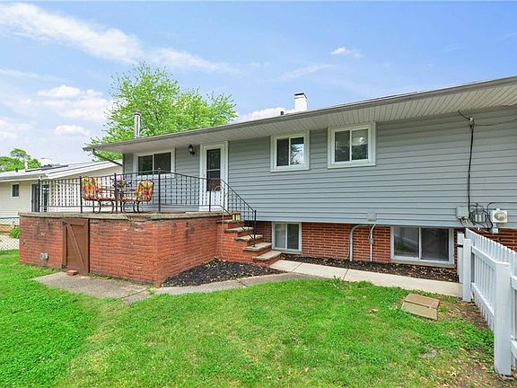 5th image of 24357 Woodmere Dr
