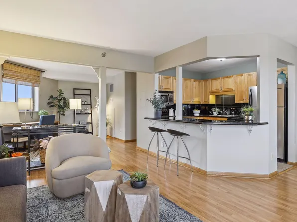 78 10th St E Unit 901, Saint Paul, MN 55101