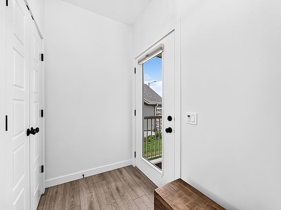 3rd image of 62 Juneau Way