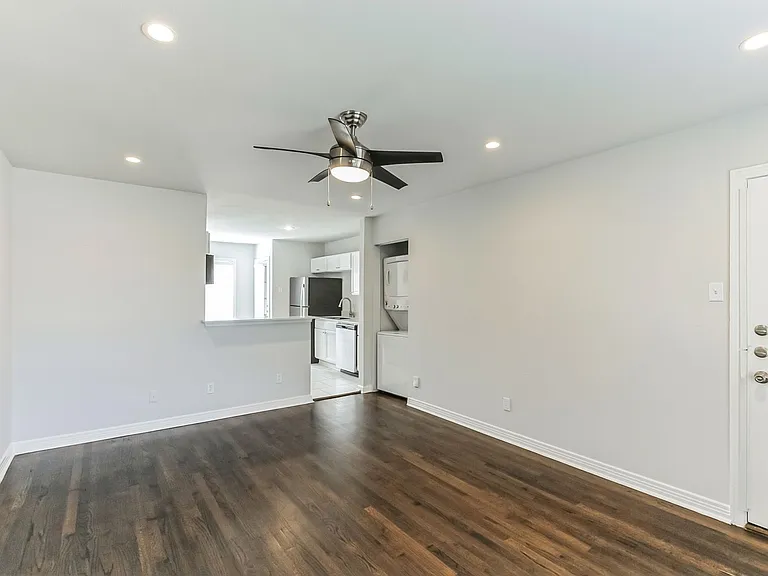 6202 Gaston Ave — Photo 9