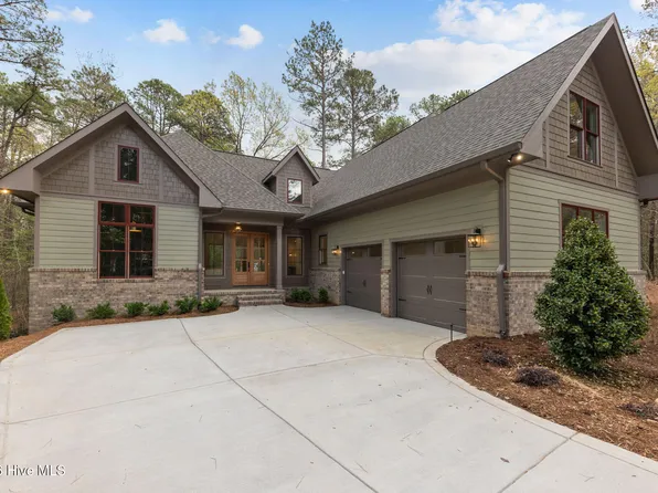 12 Hemlock Court, Pinehurst, NC 28374