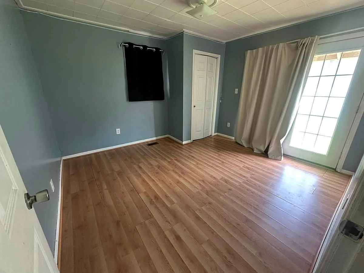 2 bed, 806 sqft, $950 — Photo 2