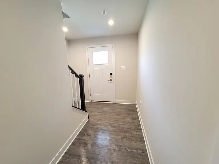 8667 Shady Pines Dr — Photo 4