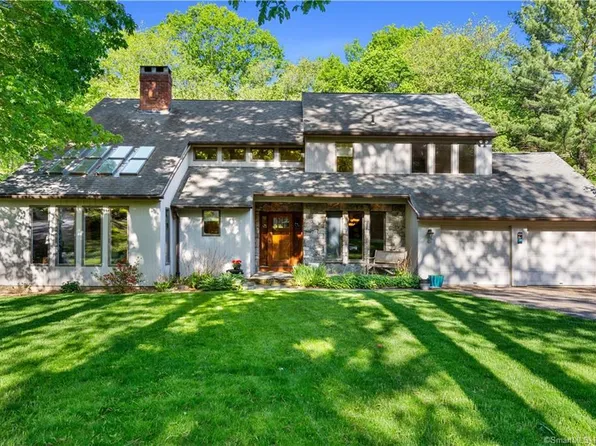 7 Williamsburg Circle, Madison, CT 06443