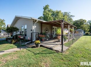 516 S 8th St, Herrin, IL 62948