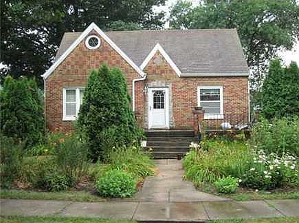 1st image of 306 3rd Ave