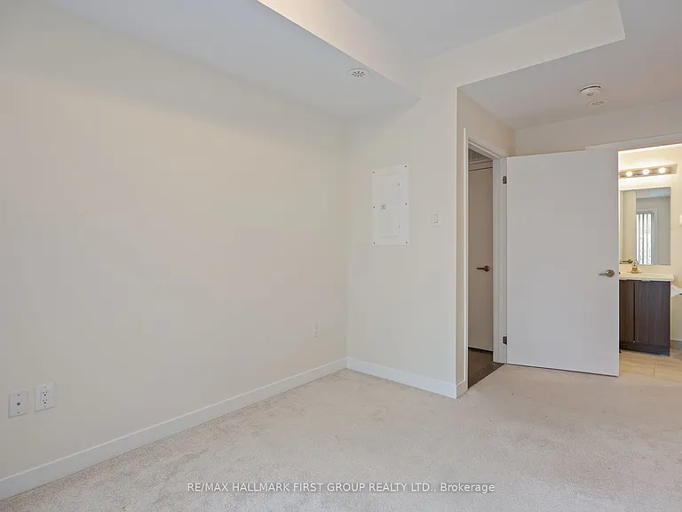 60 Orchid Place Dr #8 — Photo 13