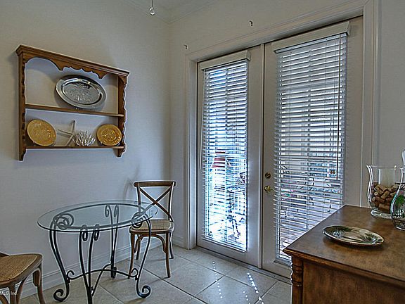 4th image of 95121 Amalfi Dr Unit 2A