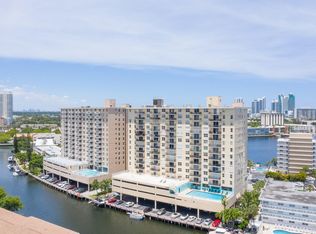 427 Golden Isles Dr APT 14B, Hallandale, FL 33009