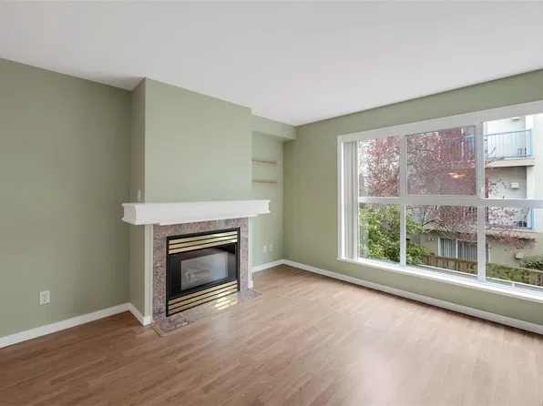 1710 Fort St #203, Victoria, BC V8R 1J2