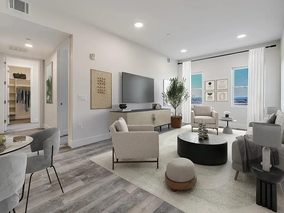 80 Romaine Ave #3D
