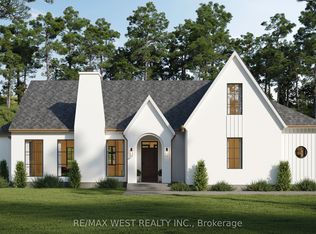 131 Deerfoot Trl, Huntsville, ON P1H0A8