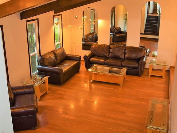 2nd image of 9012 Olcott Ave