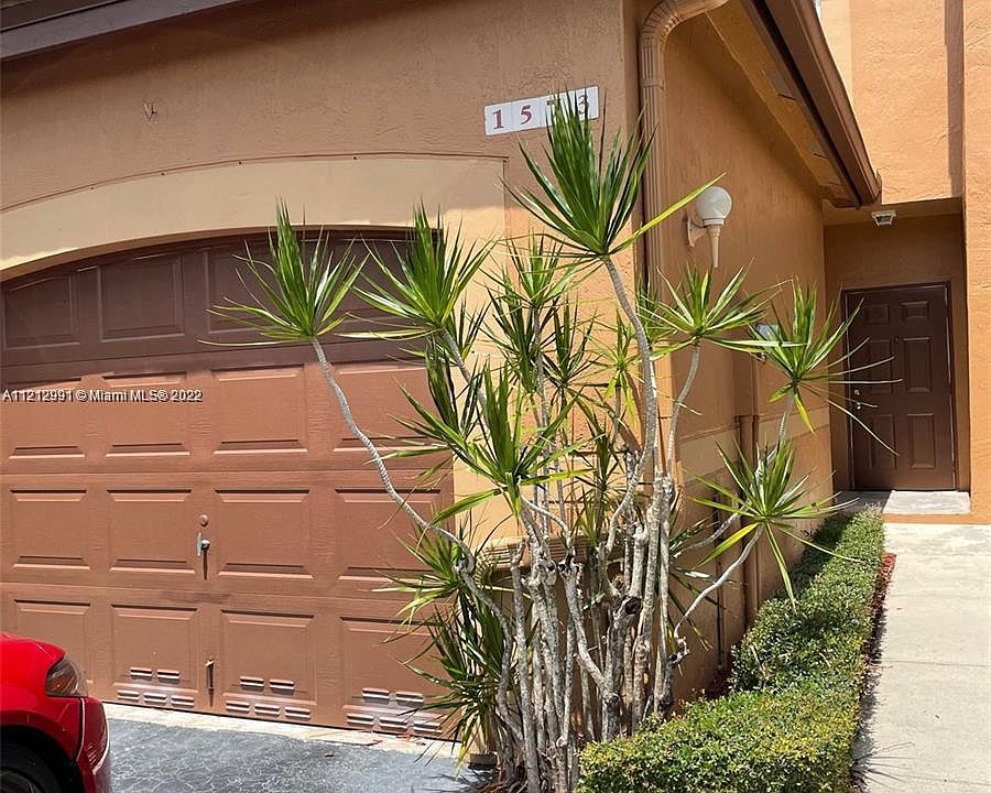 1st image of 1573 Barcelona Way