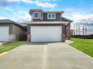 220 N Greenwood Rd, Coalhurst, AB T0L0V2