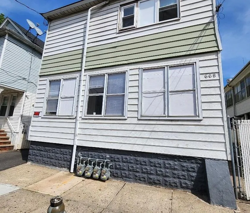668 Clarkson Ave #1R