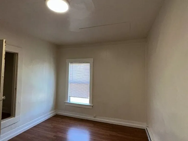 22546 Main St — Photo 5