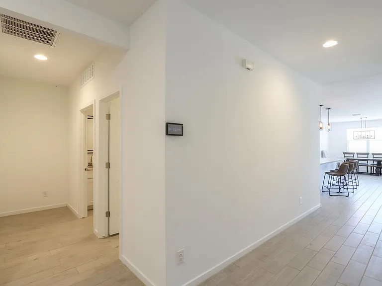 264 S San Gregorio Ln — Photo 5