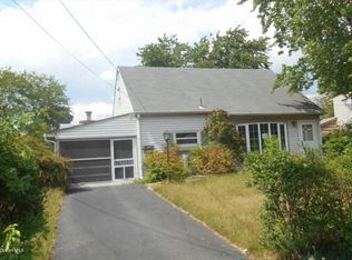 33 Birch Ter, Parlin, NJ 08859
