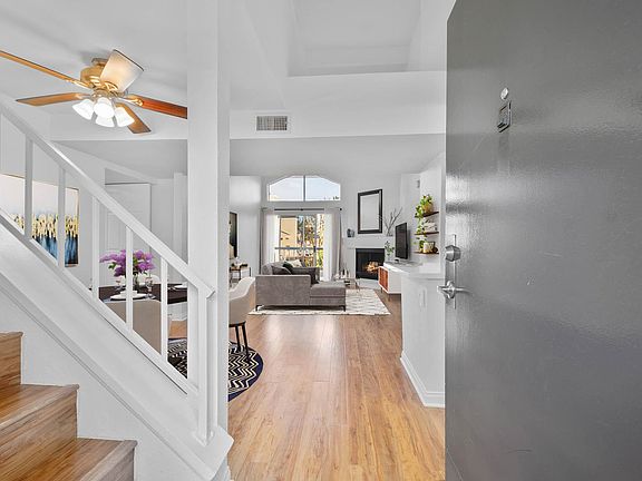 3rd image of 5565 Canoga Ave APT 313