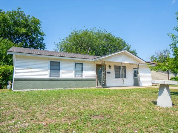 405 NW Newton Dr, Burleson, TX 76028