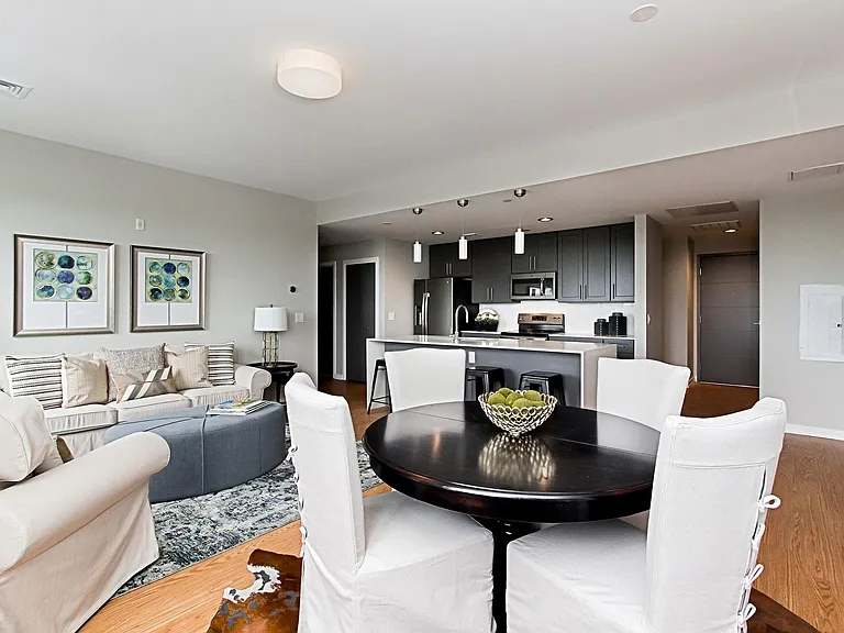 65 E Elizabeth Ave — Photo 2
