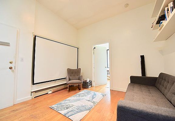 4th image of 375 Menahan St APT 3R