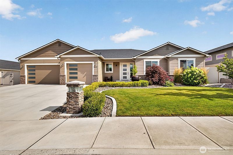 2nd image of 2637 7th St SE