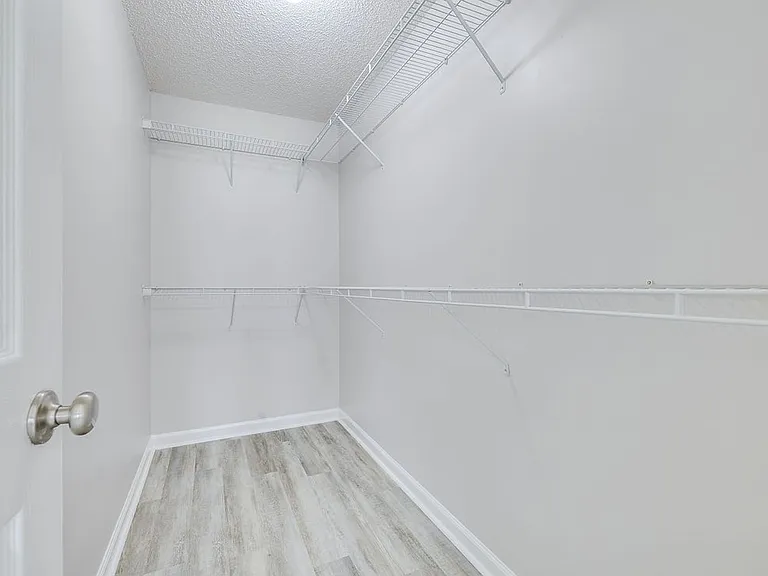 114 Mustang Dr — Photo 17