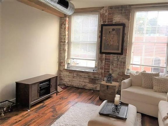 2nd image of 2411 E Franklin St APT 215