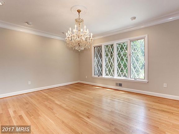 5th image of 9817 Glenolden Dr