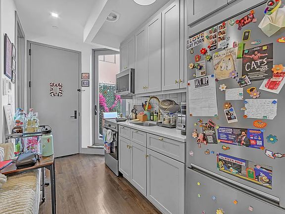 4th image of 412 Suydam St #3B