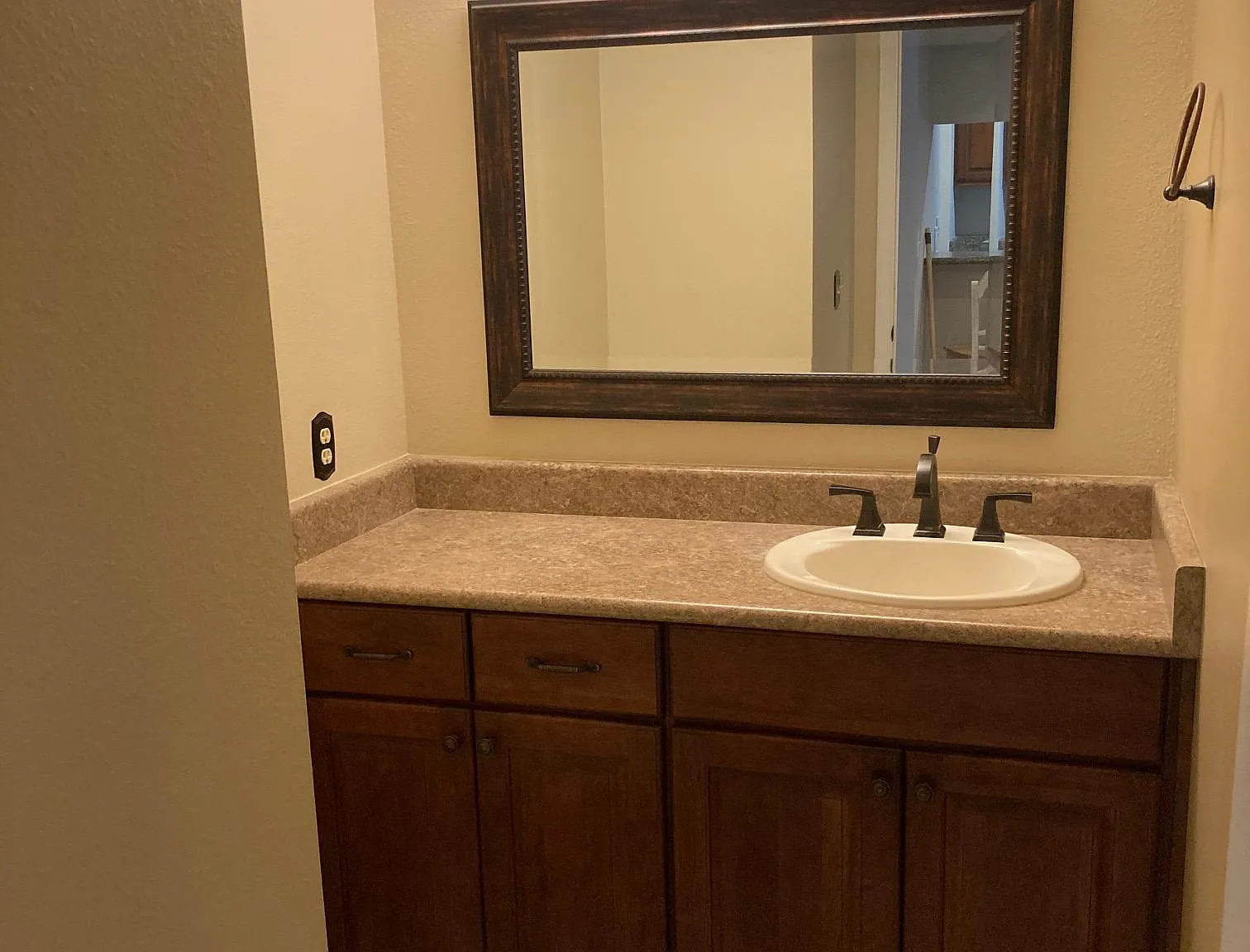 3330 Templeton Gap Rd — Photo 3
