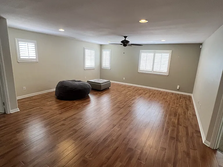 42251 Harwick Ln — Photo 25