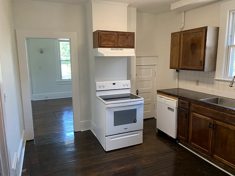 210 Craig Ave — Photo 4
