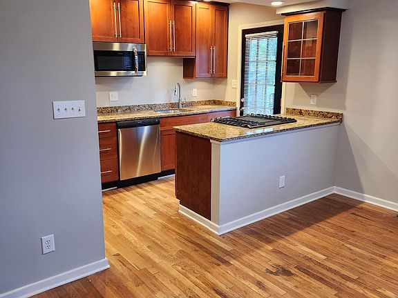 4th image of 1692 Northwest Blvd
