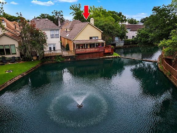 2nd image of 12853 Kingsbridge Ln