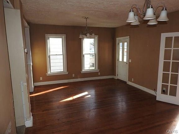 5th image of 52 Downer St