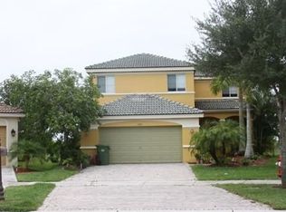1575 Winterberry Ln, Weston, FL 33327