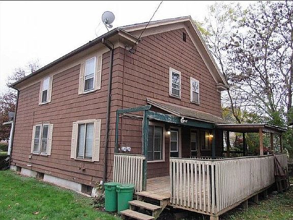 Nice covered back porch