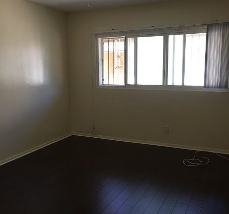 2nd image of 519 S Grevillea Ave