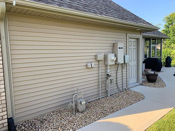 3rd image of 7904 Sky Breeze Ct