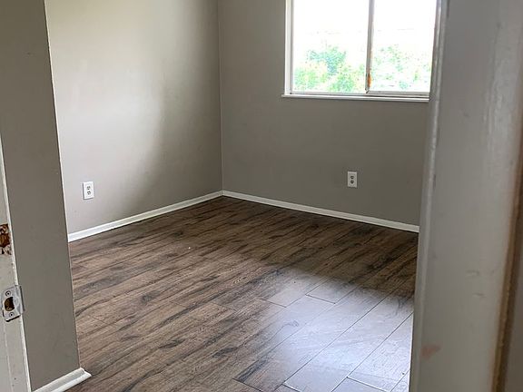 4th image of 1810 Fairlane Ave APT B