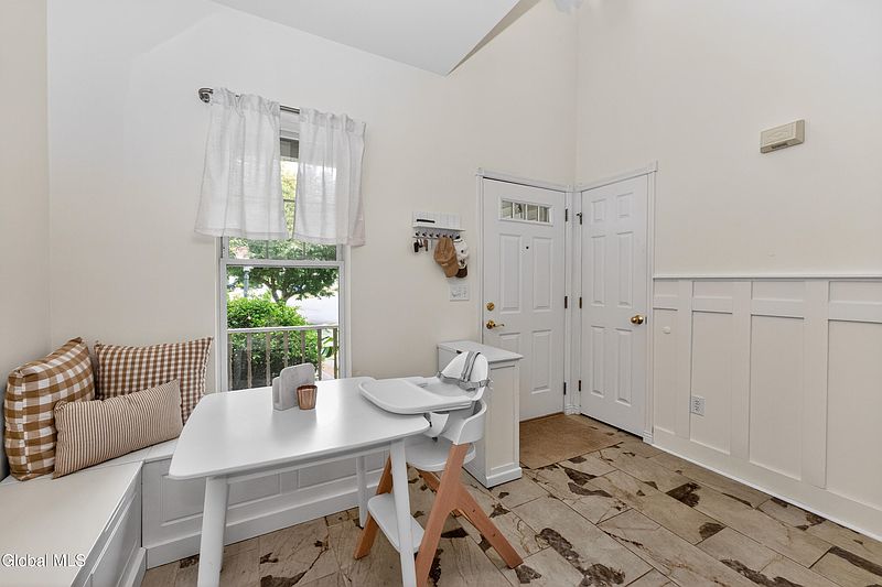 5th image of 4 Killarney Court