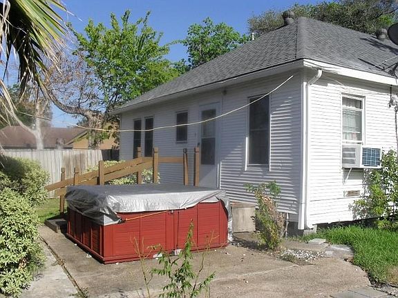 3rd image of 1201 Avenue F