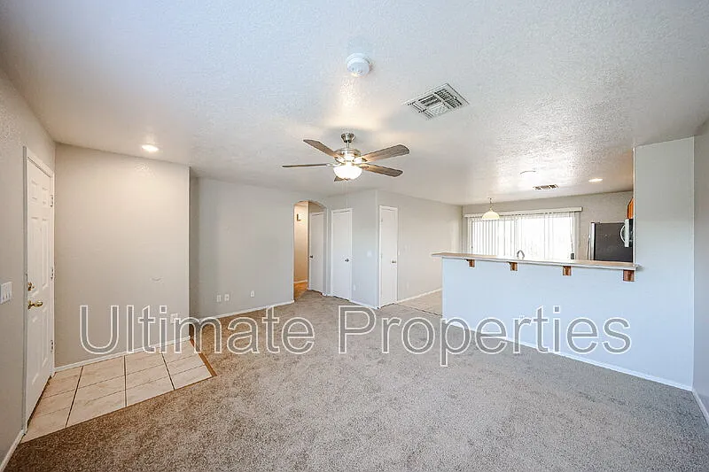 3 bed, 2.0 bath, 1127 sqft, $1,695 — Photo 3