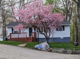 334 Dupont Ave, Hopatcong, NJ 07843